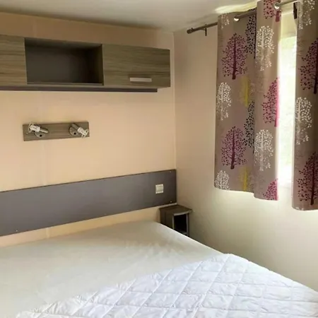 مكان تخييم Mobil 3 Avec Terrasse - Pour 6 Personnes - Api-1-52-1659 *